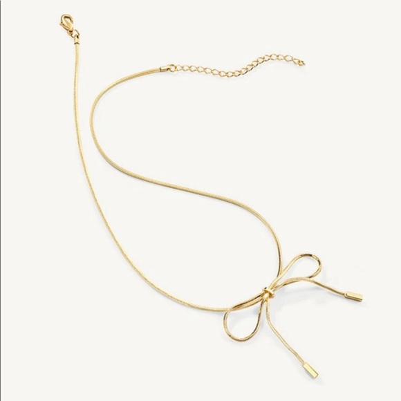 • Lizzi • Bow Tie Choker - Picture 4 of 6